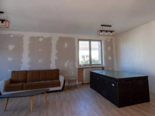 Maison à vendre 121 000 € 4 pièces 3 chambres 80 m² 1 295 m² de terrain Centre Ville Guéret 23000