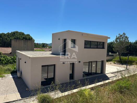 Local commercial à vendre 560 000 € 120 m² de surface de vente Centre Ville Saint Maximin la Sainte Baume 83470
