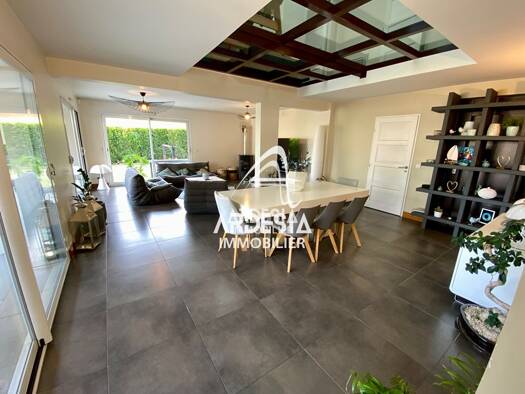 Maison à vendre 590 000 € 6 pièces 5 chambres 189 m² 720 m² de terrain Saint-Jean-de-Maurienne 73300