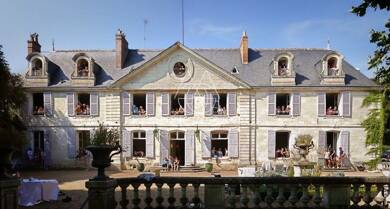 Château à vendre 2 490 000 € 21 pièces 16 chambres 600 m² 50 000 m² de terrain Tours 37000