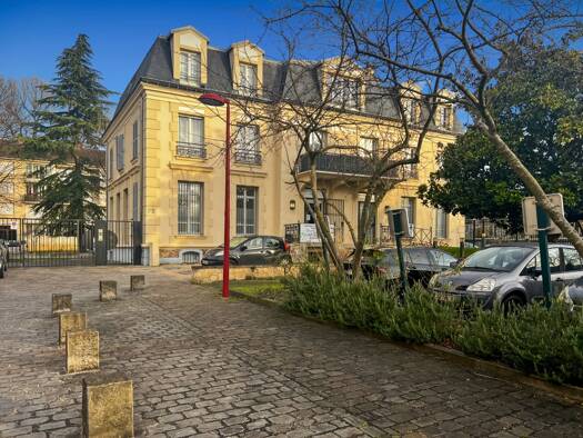 Local commercial à vendre 695 000 € 220 m² de surface de vente Centre Est et Sud Gonesse 95500