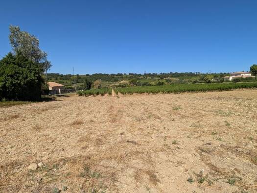 Terrain constructible viabilisé à vendre 159 000 € 381 m² de terrain Estézargues 30390