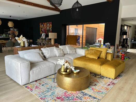 Maison à vendre 459 900 € 8 pièces 4 chambres 199 m² Arsenal Roanne 42300