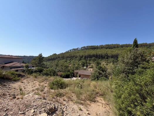 Terrain constructible à vendre 165 000 € 3 500 m² de terrain Vins-sur-Caramy 83170