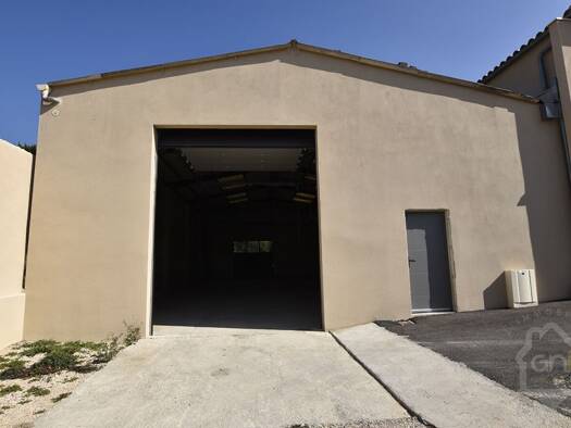 Entrepôt à louer 720 € 216 m² d'espace de stockage Gironde-Cabrieres-Boisfeuillet-Lampourde Orange 84100