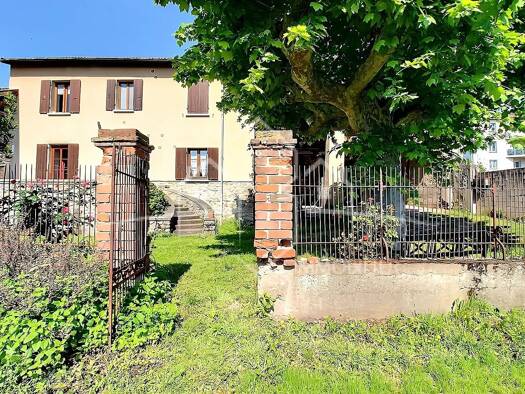 Immeuble à vendre 245 000 € 164,6 m² Andance 07340