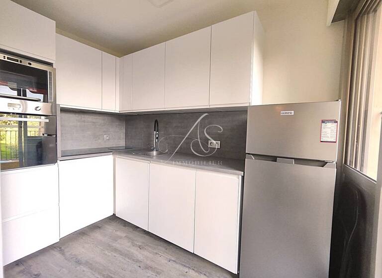 Appartement à louer 750 € 1 pièce 24 m²<br/>superficie 1/6<br/>étage Mandelieu la Napoule 06210