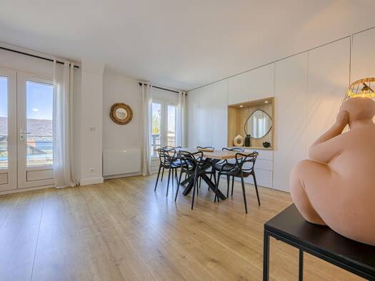 Appartement à vendre 890 000 € 3 pièces 2 chambres 81 m² RDC/3 Veyrier-du-Lac 74290