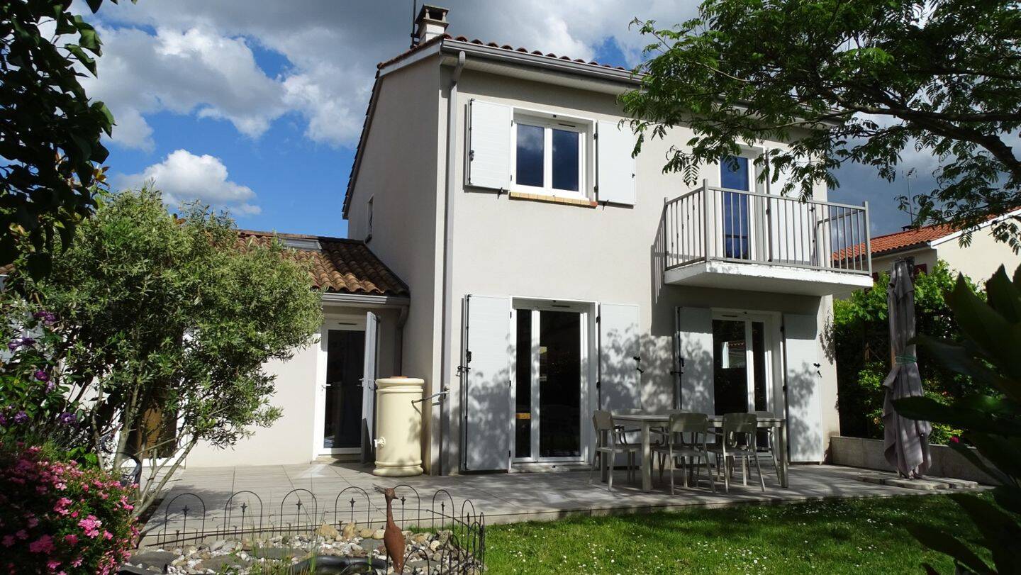 Maison à vendre, 100m², SAINT PIERRE DE CHANDIEU