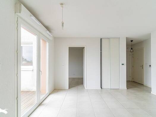 Appartement à vendre 162 000 € 2 pièces 1 chambre 42 m² Étage 3/4 Bourg Eysines 33320