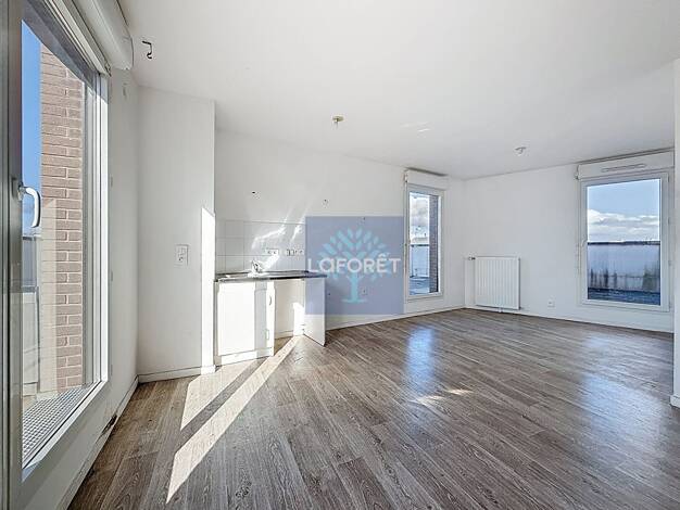 Appartement à vendre 199 000 € 3 pièces 2 chambres 57 m² Étage 6/6 Le Point du Jour-Centre Gare Cergy 95800