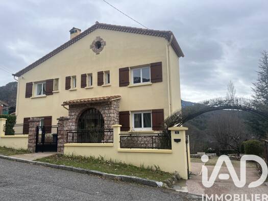Maison de ville à vendre 395 000 € 7 pièces 5 chambres 159 m² 1 194 m² de terrain Vernet-les-Bains 66820