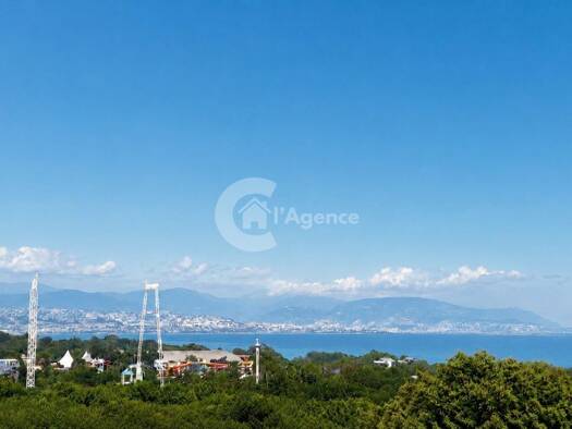 Appartement en viager Bouquet 220 000 € 3 pièces 2 chambres 66,1 m² 3 étages Antibes 06600