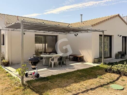 Maison de plain-pied à vendre 298 000 € 7 pièces 4 chambres 140 m² 666 m² de terrain Saint Vincent sur Graon 85540