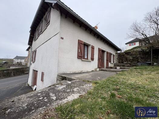Maison à vendre 70 600 € 5 pièces 4 chambres 113 m² 825 m² de terrain Montboudif 15190