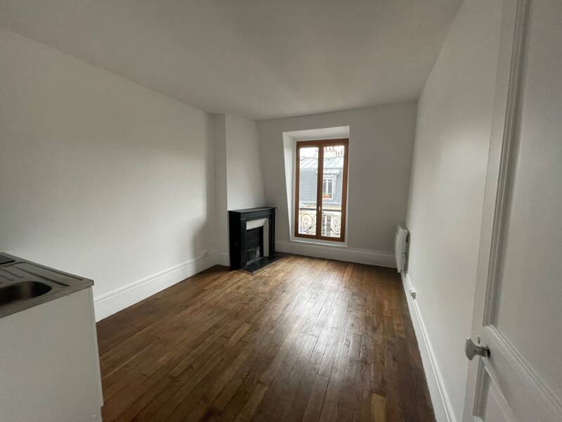 Maison à louer, 16m², PARIS 18E