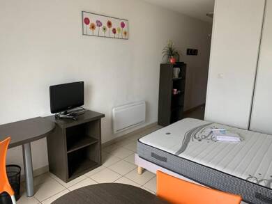 Appartement à louer 385 € 1 pièce 19,2 m² Étage 1/2 disponible à partir du 29/06/2025 Ouest Saint Priest en Jarez 42270