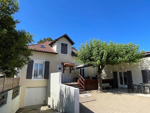 Maison de ville en viager occupé Bouquet 333 250 € 5 pièces 4 chambres 120 m² 720 m² de terrain Les Sables Capbreton 40130