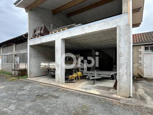 Local commercial à vendre 97 200 € Saint Georges Périgueux 24000