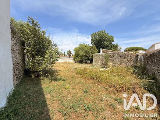 Terrain constructible à vendre 395 000 € 572 m² de terrain Loix 17111