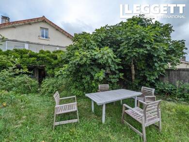 Maison à vendre 187 000 € 6 pièces 4 chambres 131 m² 716 m² de terrain Nord Soyaux 16800