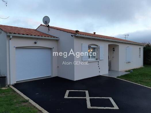 Maison de plain-pied à vendre 223 000 € 4 pièces 3 chambres 86 m² 622 m² de terrain Saintes 17100