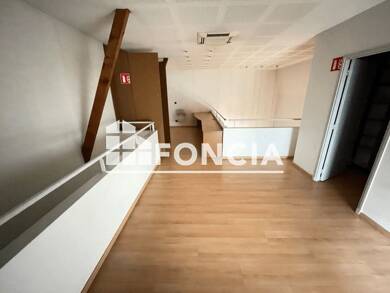 Local commercial à louer 1 325 € 84 m² de surface de vente Est Miribel 01700