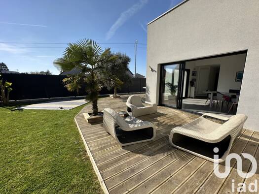 Maison de plain-pied à vendre 537 500 € 6 pièces 3 chambres 140 m² 300 m² de terrain Yquelon 50400