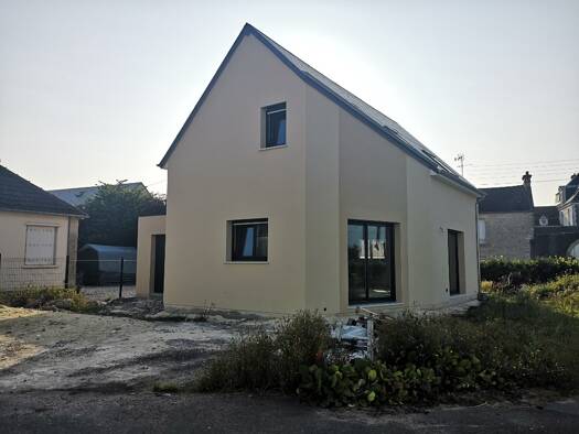 Maison à louer 1 001 € 4 pièces 3 chambres 84 m² Bourg Sud Ouistreham 14150