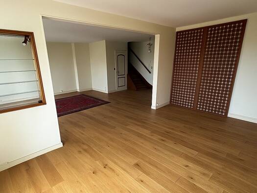Duplex à vendre 315 000 € 5 pièces 2 chambres 117 m² Étage 2/2 Centre Ville Senlis 60300