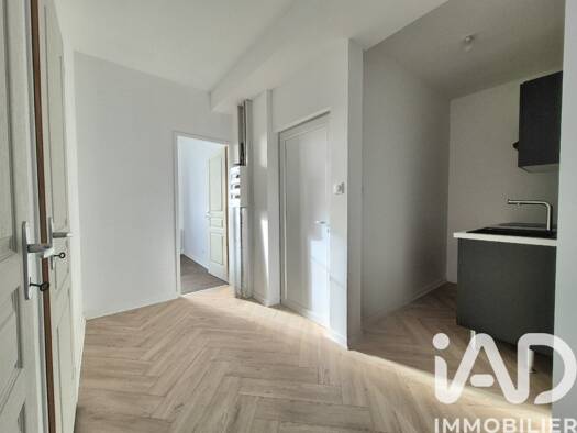 Appartement à louer 650 € 3 pièces 2 chambres 39 m² 2ème étage Gare Nord et Ouest Charleville-Mézières 08000