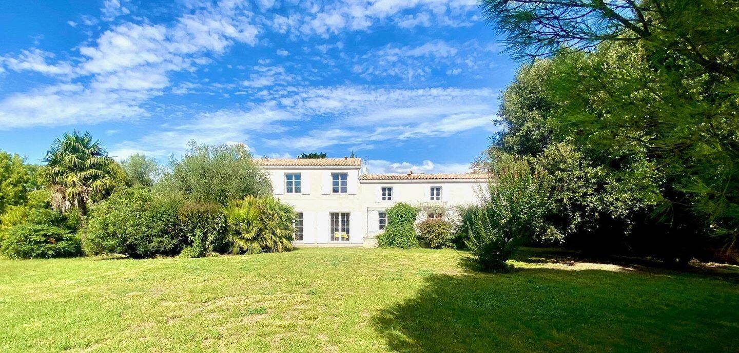 Maison à vendre, 260m², SAINT ROMAIN DE BENET