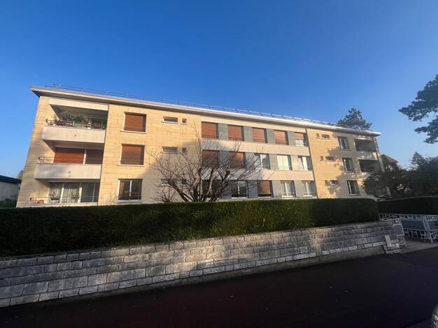 Appartement à louer 3 500 € 6 pièces 4 chambres 183 m² Étage 2/4 Saint-Germain-en-Laye 78100