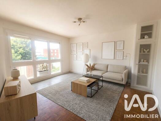Appartement à vendre 120 000 € 1 pièce 33 m² Étage 1/3 Croix-Blanche-Cardinal-Bel Abord Chilly-Mazarin 91380