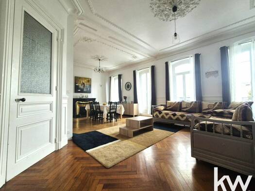 Appartement à vendre 139 000 € 5 pièces 3 chambres 125 m² Étage 1/3 Centre Ville Est Le Chambon-Feugerolles 42500