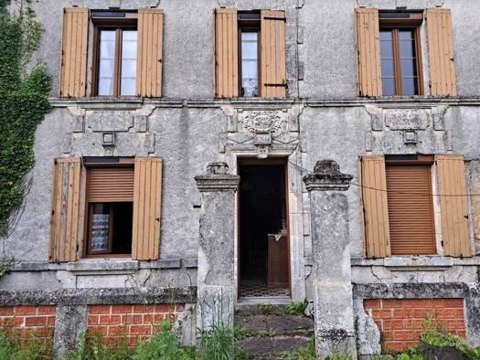 Maison à vendre 72 345 € 5 pièces 3 chambres 93 m² 2 099 m² de terrain Montmoreau 16190