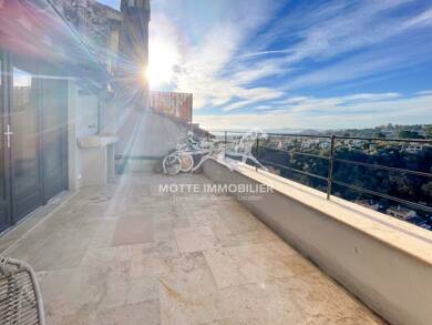 Appartement à louer 2 500 € 6 pièces 4 chambres 180 m² RDC/3 Cagnes-sur-Mer 06800