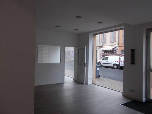 Local commercial à louer 1 000 € 90 m² de surface de vente Centre Ville Montauban 82000
