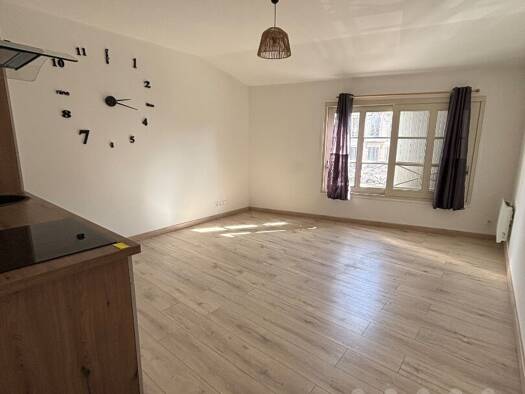 Appartement à louer 573 € 2 pièces 1 chambre 33 m² Étage 2/2 Quartier Nord Niort 79000