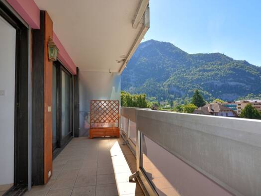 Appartement à vendre 235 000 € 4 pièces 3 chambres 98,75 m² Étage 6/10 Cluses 74300