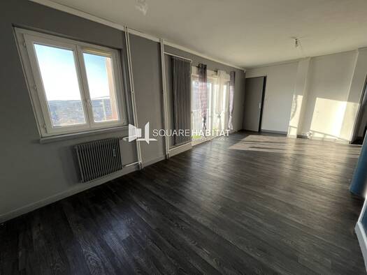 Appartement à vendre 58 000 € 3 pièces 2 chambres 62 m² Étage 1/4 Village Grand Charmont 25200