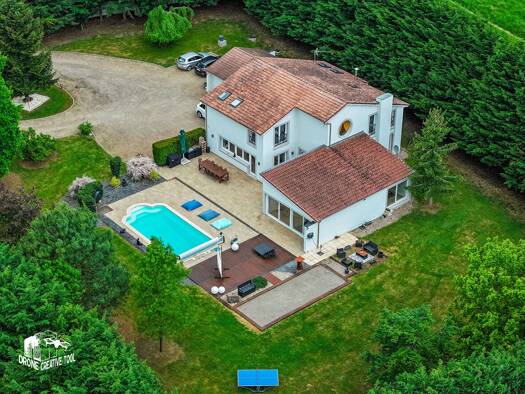 Maison à vendre 650 000 € 7 pièces 5 chambres 280 m² 5 000 m² de terrain Coin-lès-Cuvry 57420