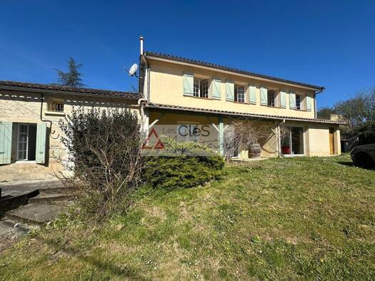 Maison à vendre 373 000 € 7 pièces 4 chambres 165 m² 1 749 m² de terrain Cadillac-sur-Garonne 33410