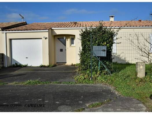 Maison de plain-pied à vendre 229 000 € 5 pièces 3 chambres 95 m² 603 m² de terrain Saint-Jean-de-Liversay 17170