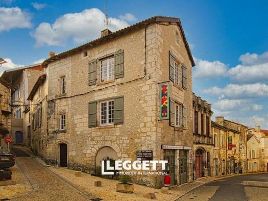 Maison à vendre 285 000 € 4 pièces 2 chambres 160 m² Bourdeilles 24310