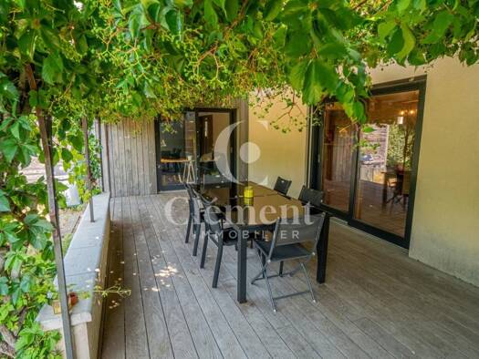 Maison de plain-pied à vendre 399 000 € 5 chambres 142 m² 2 295 m² de terrain Piolenc 84420