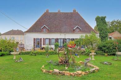 Maison de plain-pied à vendre 200 000 € 9 pièces 3 chambres 205 m² 2 400 m² de terrain Tavaux 39500