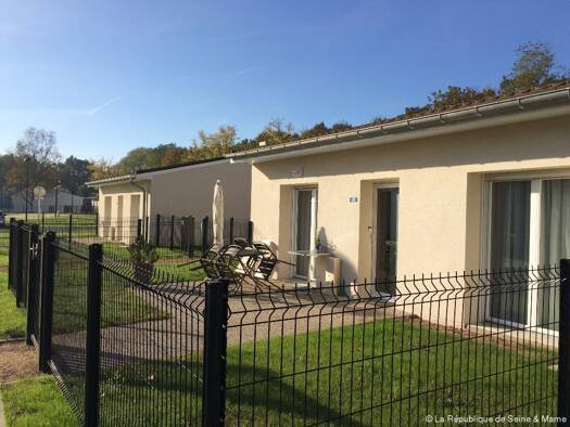 Appartement à vendre 121 000 € 2 pièces 1 chambre 40 m² RDC Saint-Pierre-lès-Nemours 77140