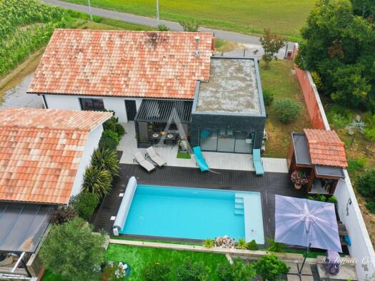 Maison de plain-pied à vendre - Première occupation 550 000 € 5 pièces 3 chambres 132 m² 1 000 m² de terrain Saint-Geours-de-Maremne 40230