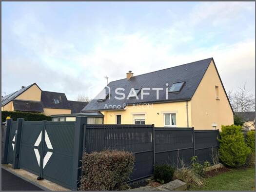 Maison à vendre 331 500 € 6 pièces 4 chambres 124 m² 876 m² de terrain Centre Ancien Carentan-les-Marais 50500